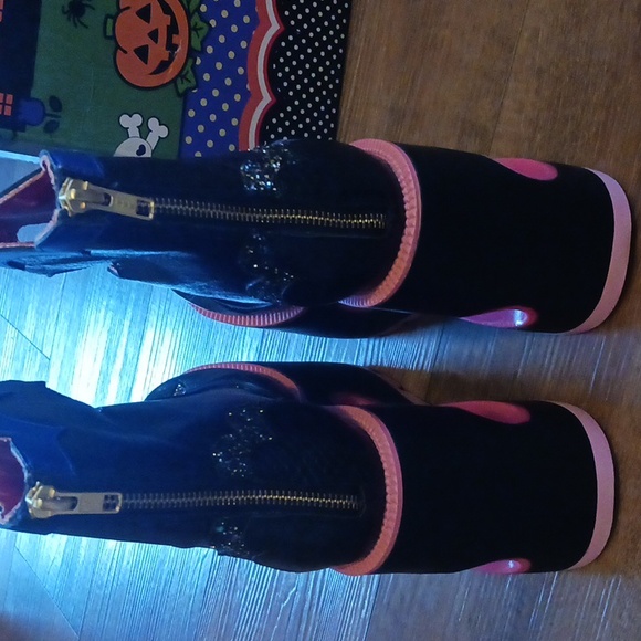 Irregular Choice Hello Kitty Cavern Platform Boots Size 39/8.5 - Picture 6 of 16